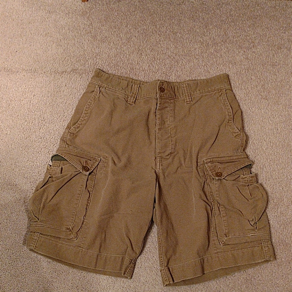 Men's tan cargo shorts